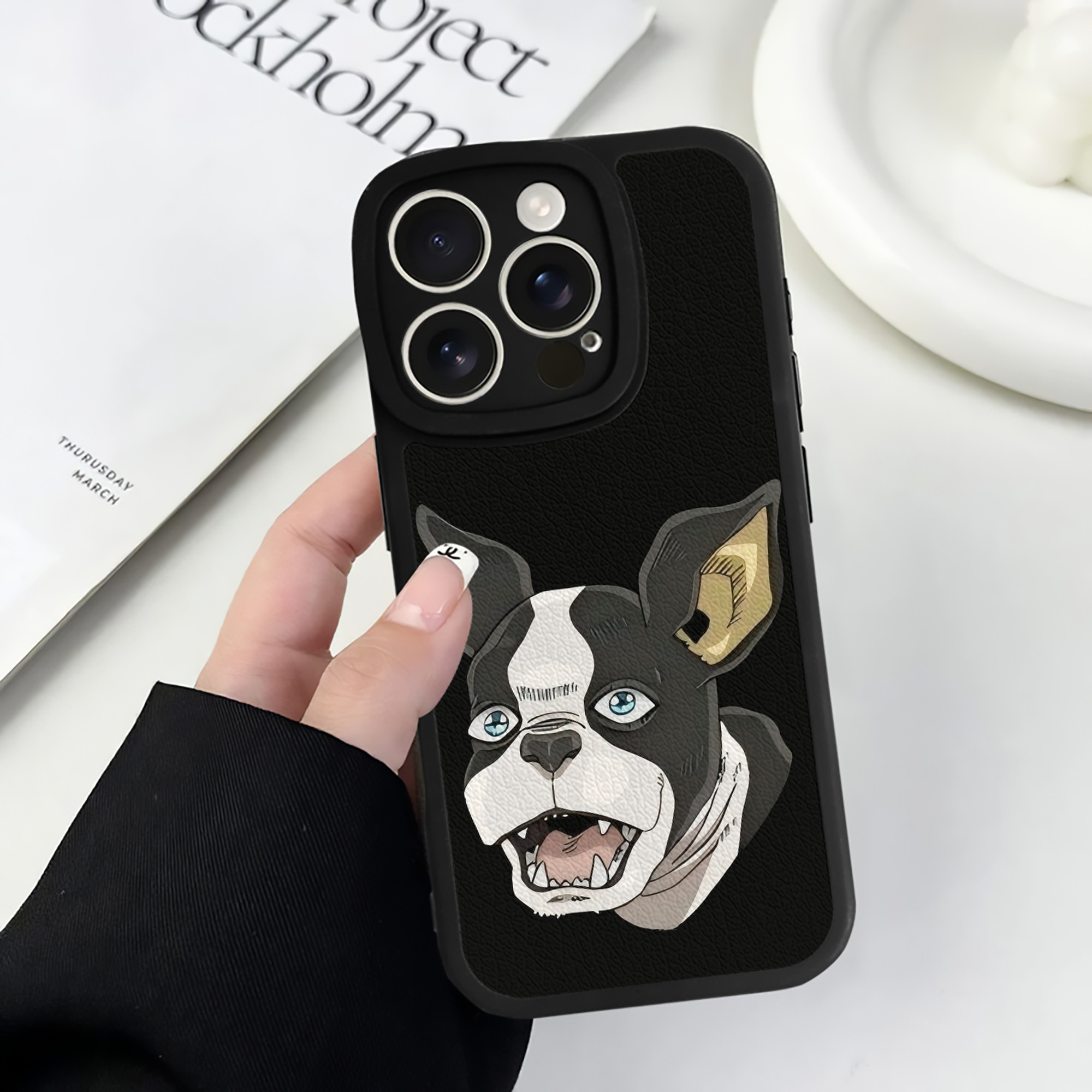 （画像用） ジョジョの奇妙な冒険 イギー JoJo's Bizarre Adventure Iggy 【iPhone 16シリーズ対応】シリコンスマホケース（レザー調） 材質：シリコン
